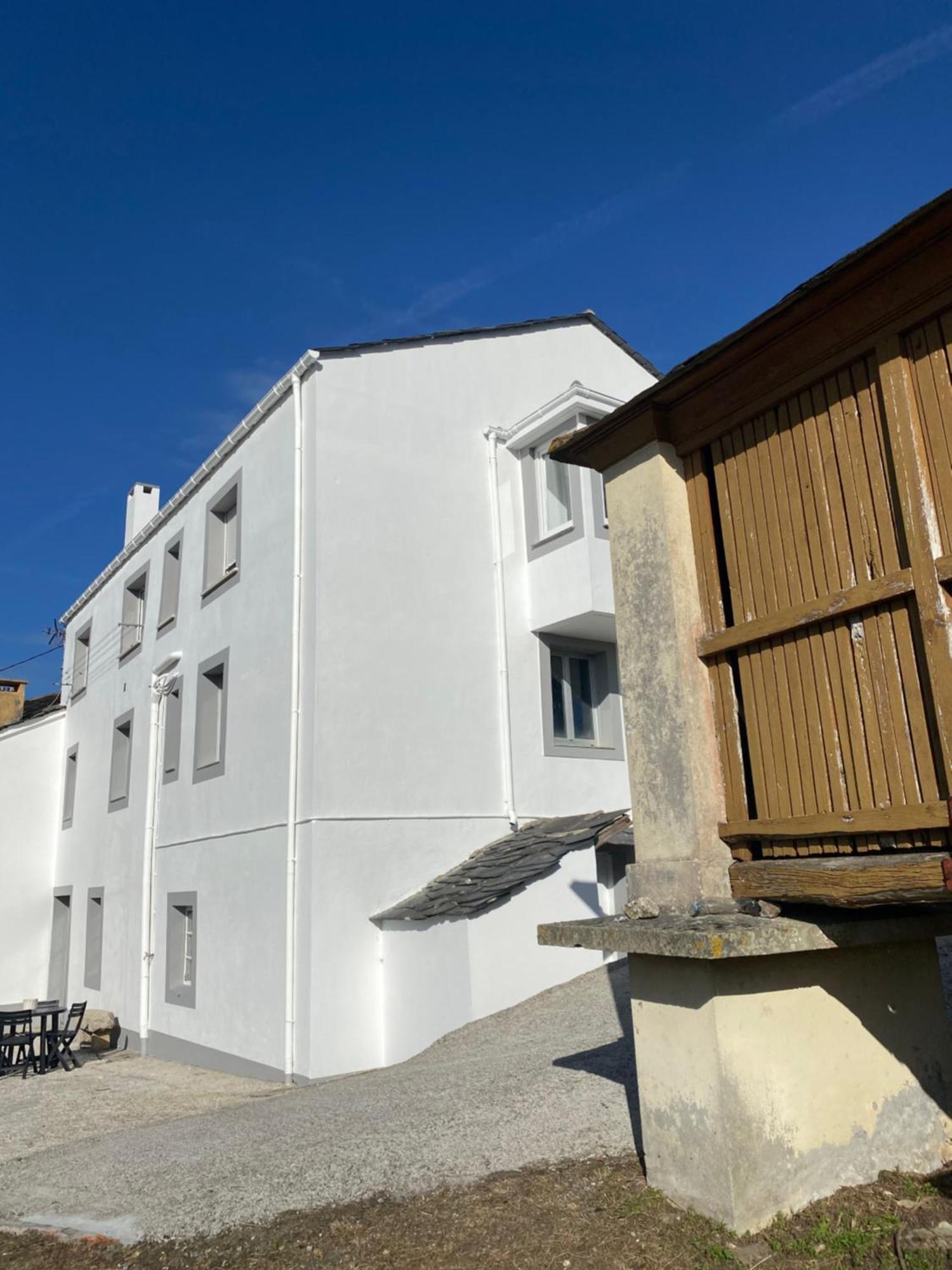 A Casa De Paco. O Barqueiro. Porto do Barqueiro